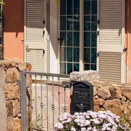 Casa Con Giardino A San Teodoro, Sea La Vie Holiday home